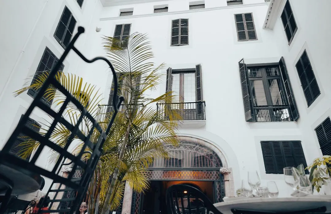 Hotel Born-1
